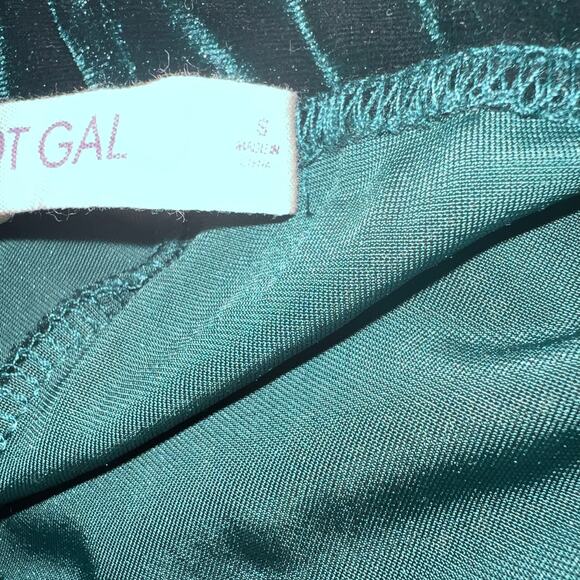 Hot Gal Women's Size S Velvet Emerald Green Wide Leg Elastic Waist Gaucho Pant - Picture 9 of 9